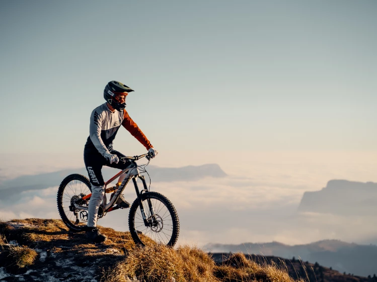 Bereifung Verkäufe 2022 -Bereifung Verkäufe 2022 9878